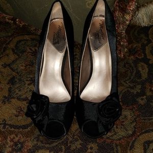Mootsie Tootsie black satin heels